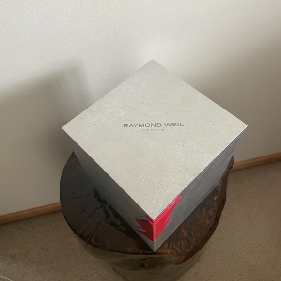 Raymond Weil limited edition Bowie watch - Picture 5 of 5